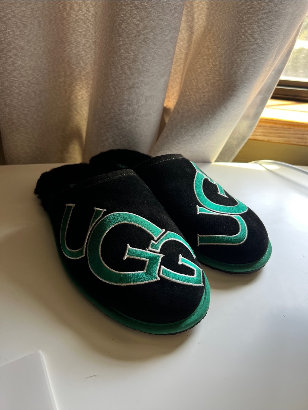 UGG Mens Scuff Logo Slippers Size 11 Black Teal Green